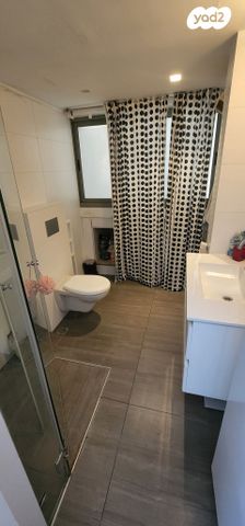 גג/ פנטהאוז, משה קול 11, המשתלה, תל אביב יפו