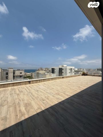 גג/ פנטהאוז, בלפור 43, עיר, מרכז העיר, נהריה