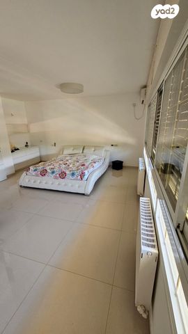 דירת גן, רפאל דה לה פרגולה, גילה, ירושלים