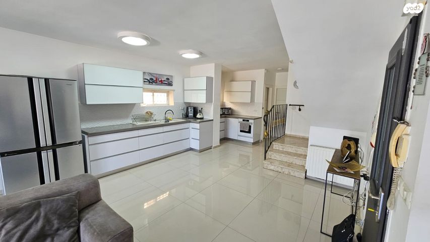 דירת גן, רפאל דה לה פרגולה, גילה, ירושלים