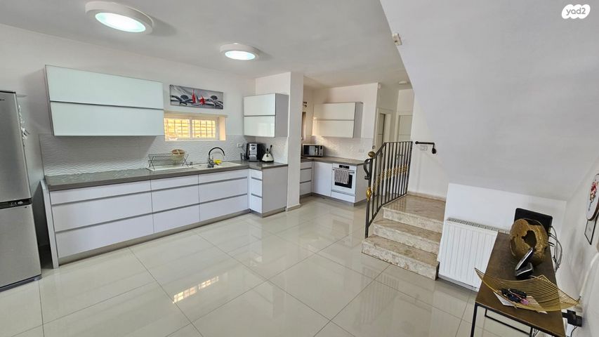 דירת גן, רפאל דה לה פרגולה, גילה, ירושלים