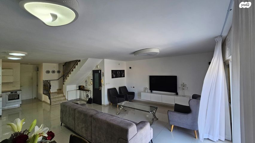 דירת גן, רפאל דה לה פרגולה, גילה, ירושלים