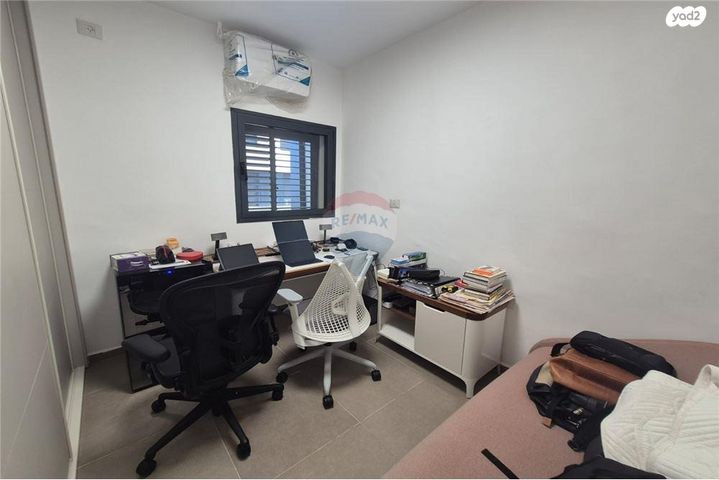 דירה, קניוק יורם 1, גני שרונה, קרית הממשלה, תל אביב יפו