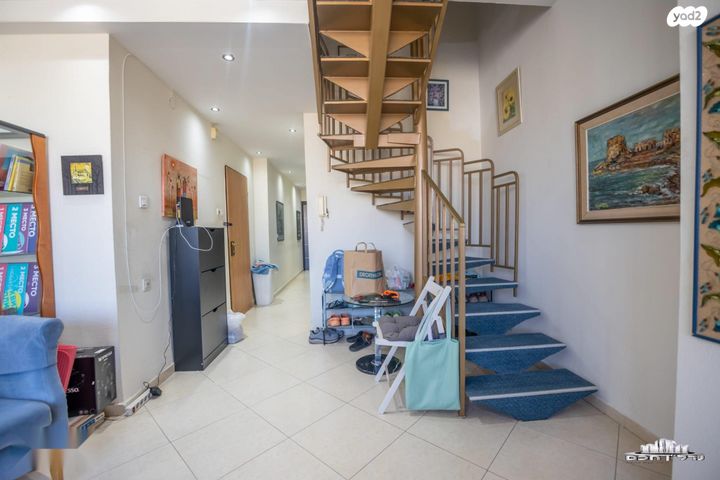 גג/ פנטהאוז, דפנה, מרכז העיר, סביניה, הוותיקה, קרית ביאליק