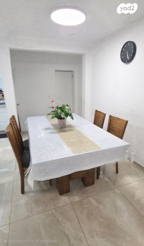 דירת גן, יוסף אהרונוביץ', שיכון ותיקים, חולון