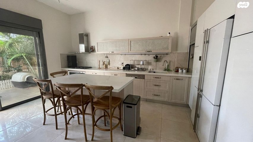 דירת גן, נאות רבין, יבנה