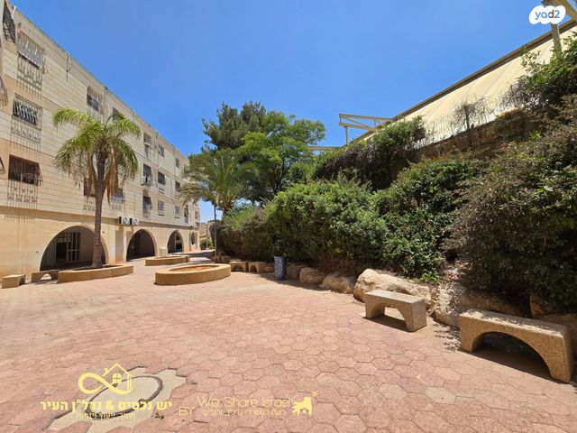 דירה, מבוא הגבים, הנחלים, מעלה אדומים