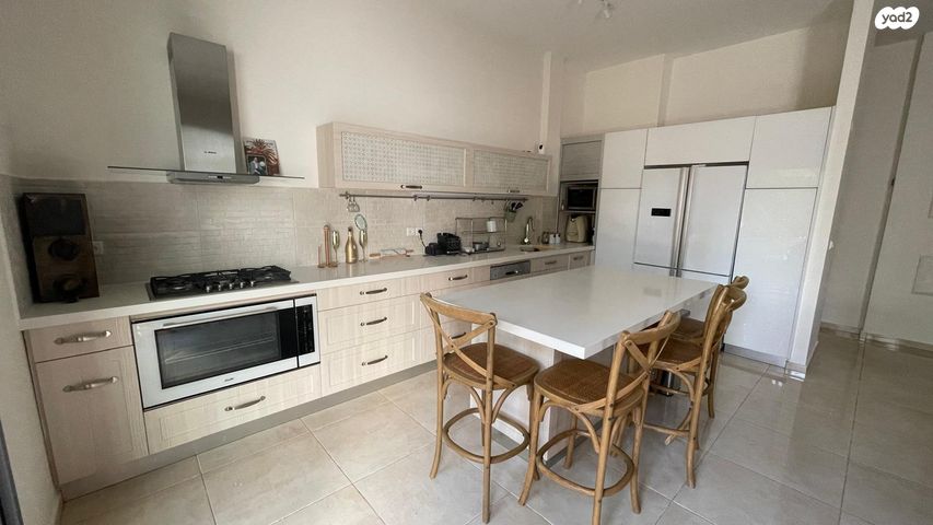 דירת גן, נאות רבין, יבנה