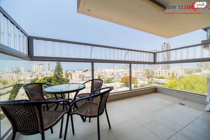 דירה, הרב צבי יהודה, באבוב, בת ים