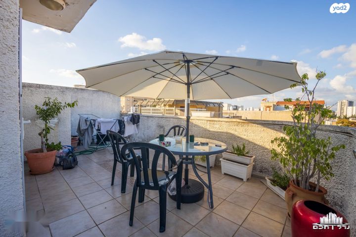 גג/ פנטהאוז, דפנה, מרכז העיר, סביניה, הוותיקה, קרית ביאליק