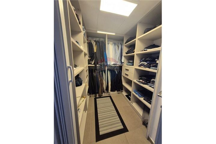 דירה, קניוק יורם 1, גני שרונה, קרית הממשלה, תל אביב יפו