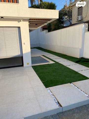 בית פרטי/ קוטג', הנשיא יצחק בן צבי, נוף ים, הרצליה