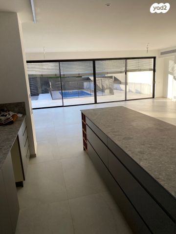 בית פרטי/ קוטג', הנשיא יצחק בן צבי, הרצליה פיתוח, הרצליה