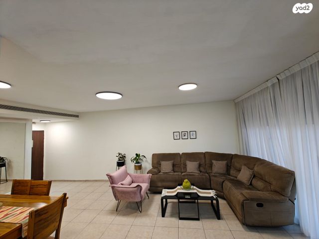 דירה, הרצל, ג' / מרכז מזרח העיר, רחובות