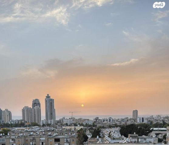 דירה, הרב צבי יהודה, באבוב, בת ים