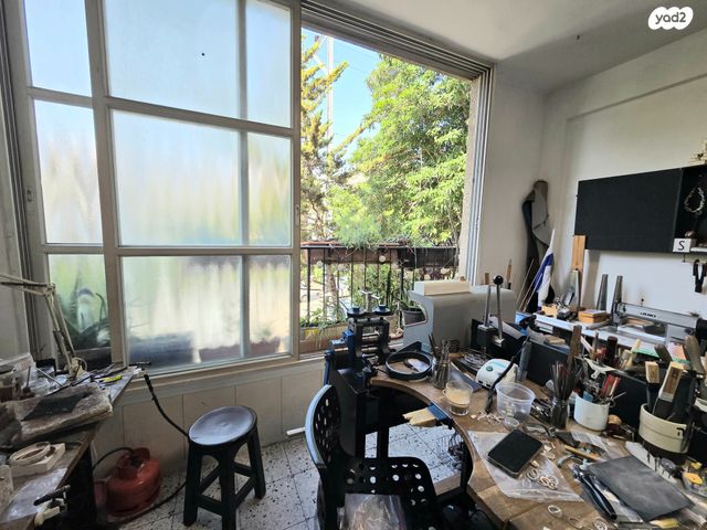 דירה, הל"ה, הל"ה, גבעתיים