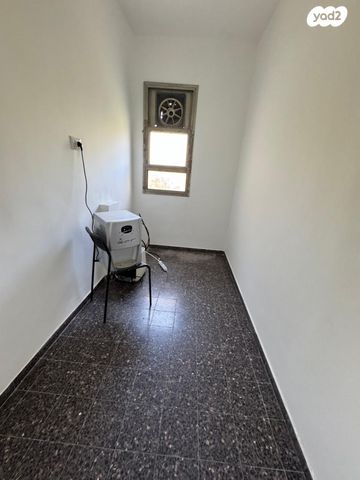 כללי, החלוץ, שוק תלפיות, חיפה