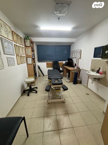 בניין משרדים, שמחה הולצברג 16, נאות שמיר, רמלה