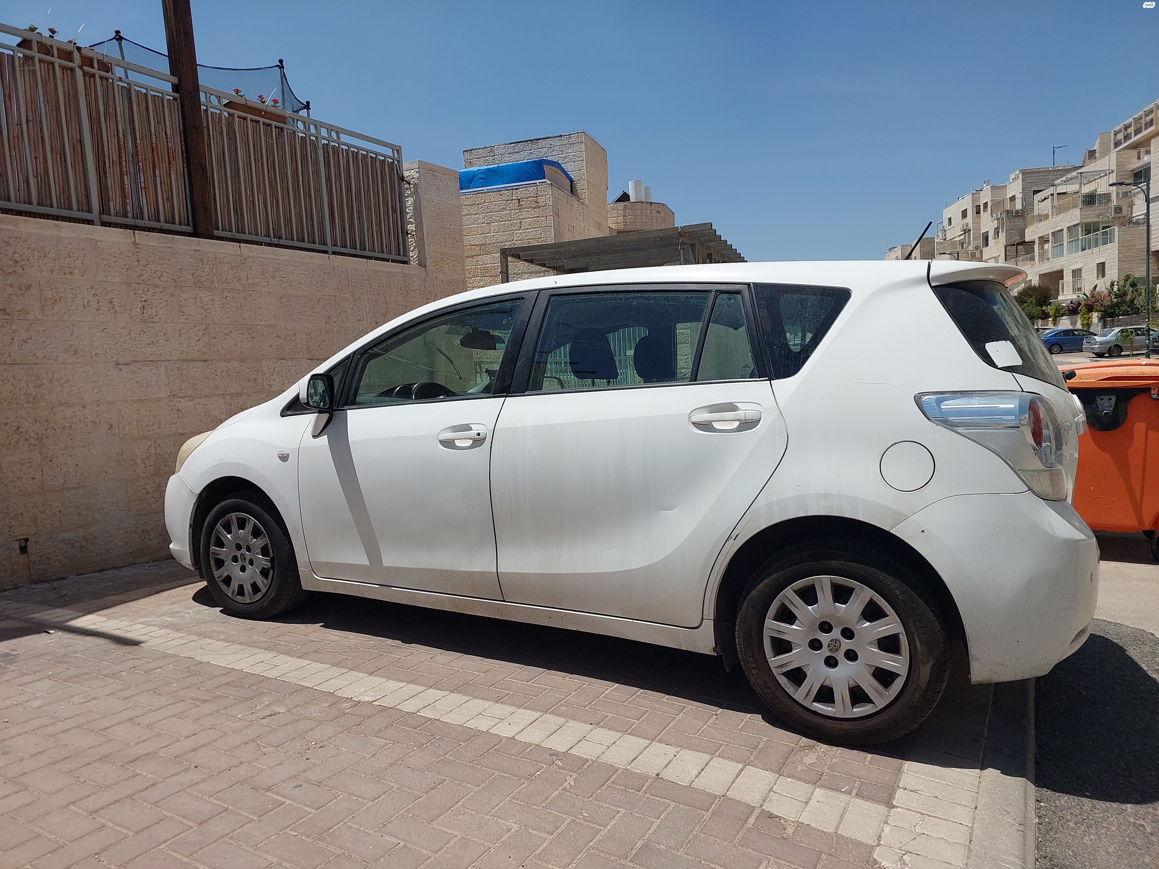 מודעת רכב טויוטה ורסו