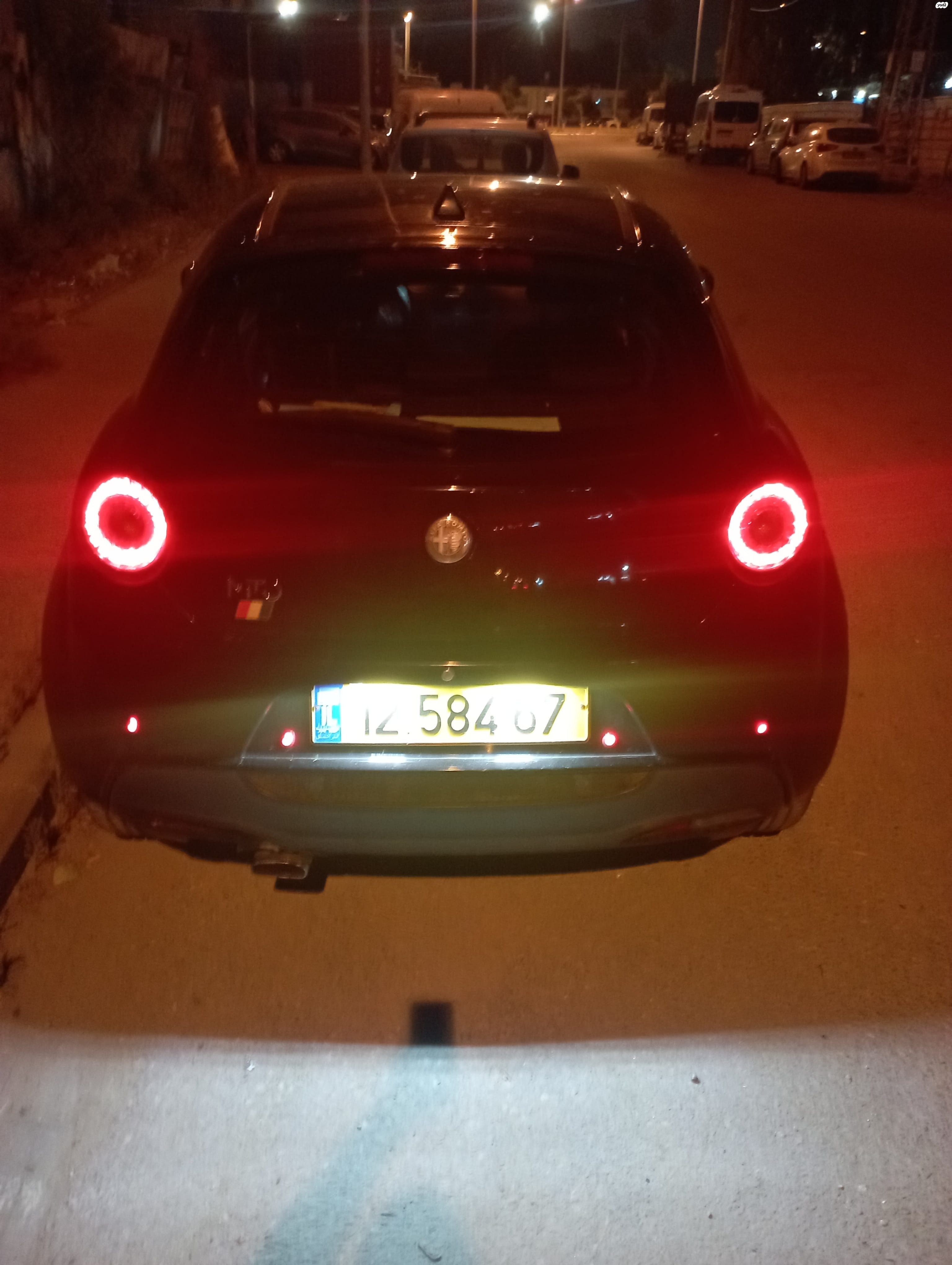 מודעת רכב אלפא רומיאו מיטו