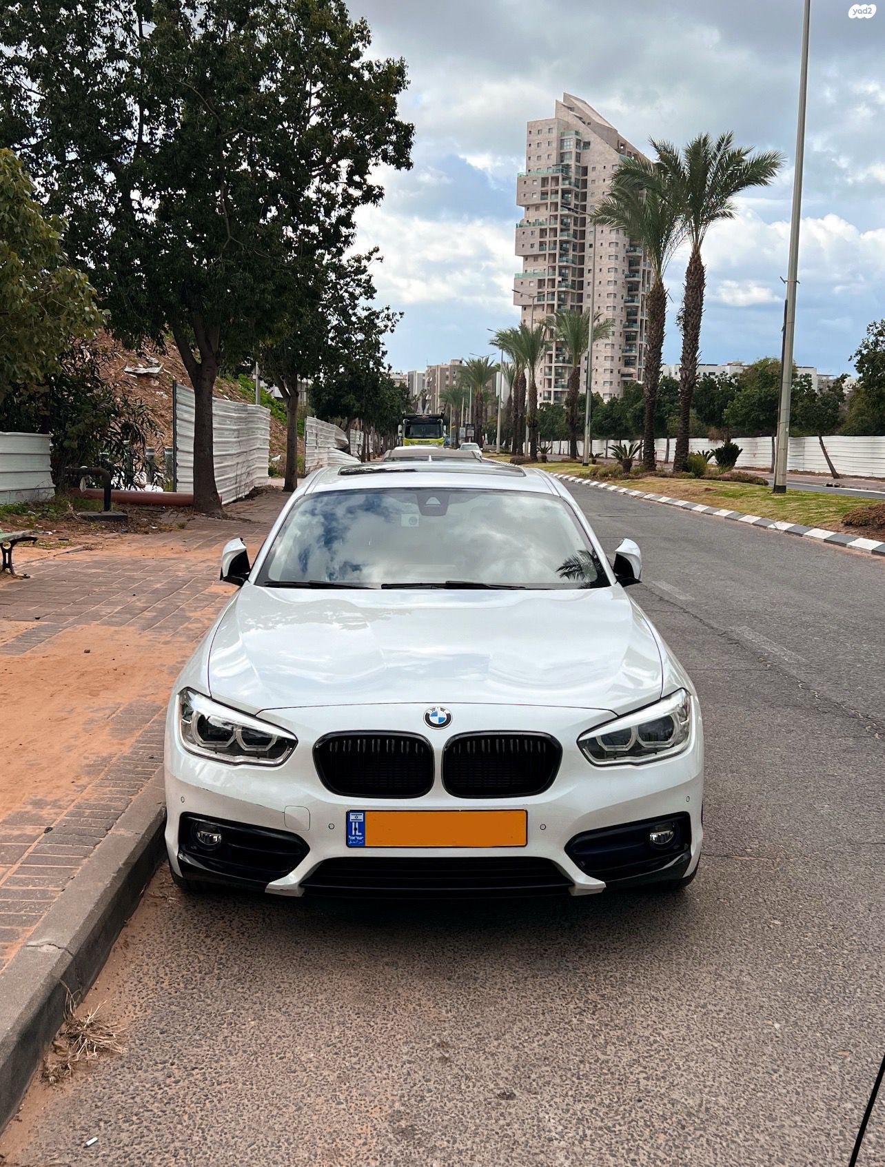 מודעת רכב ב מ וו סדרה 1