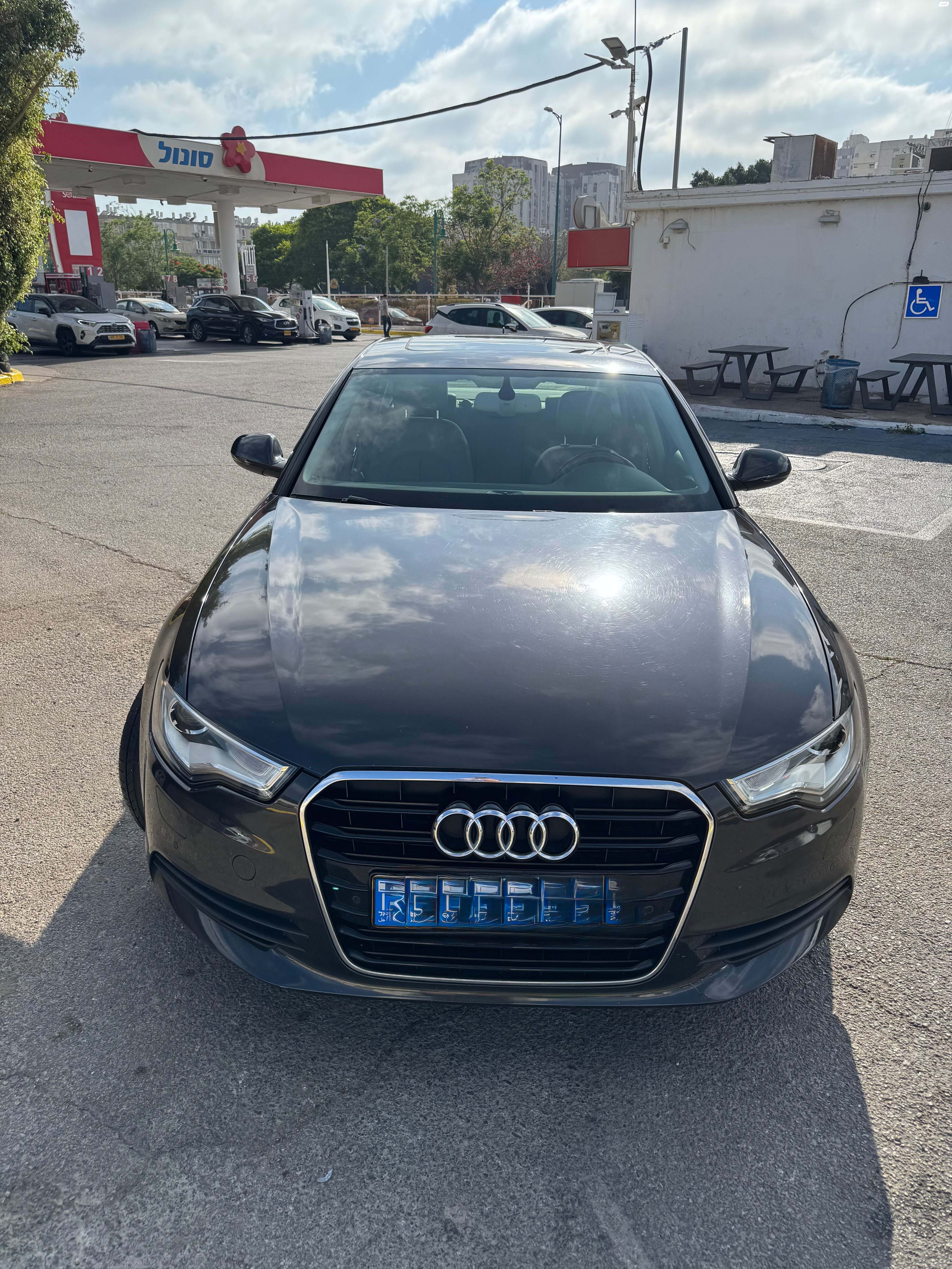 מודעת רכב אאודי A6