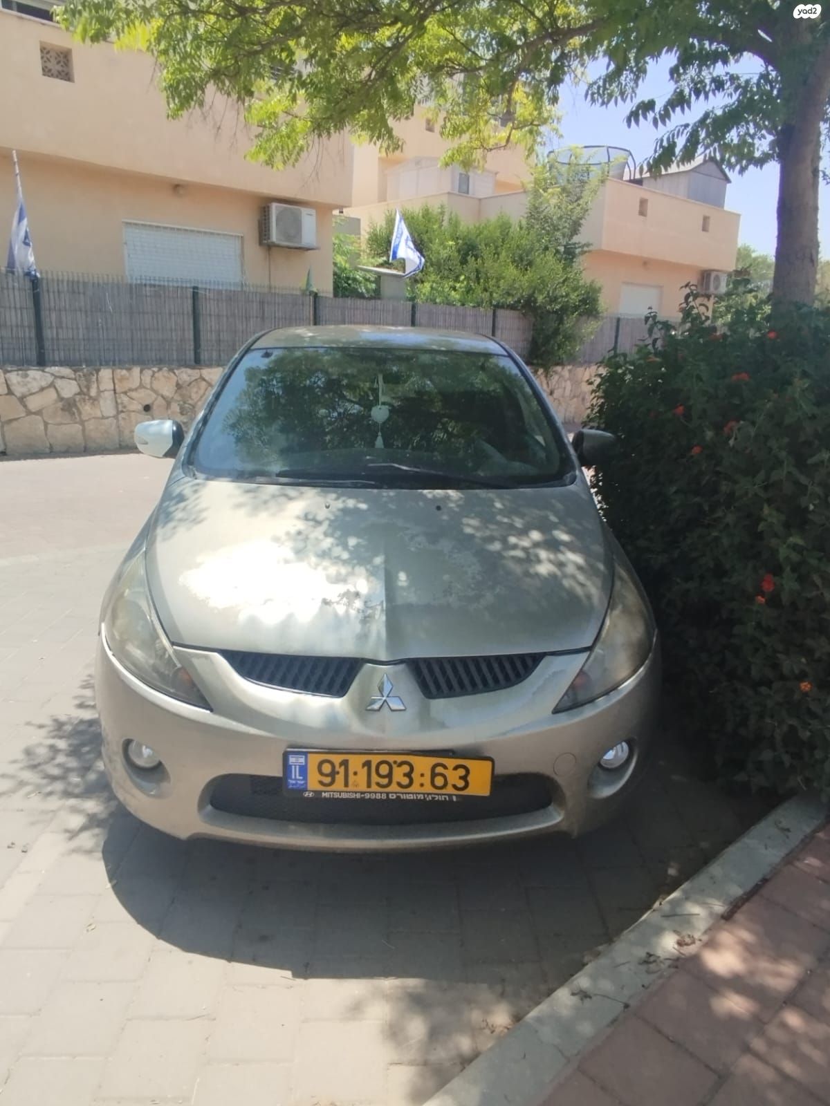 מודעת רכב מיצובישי גרנדיס