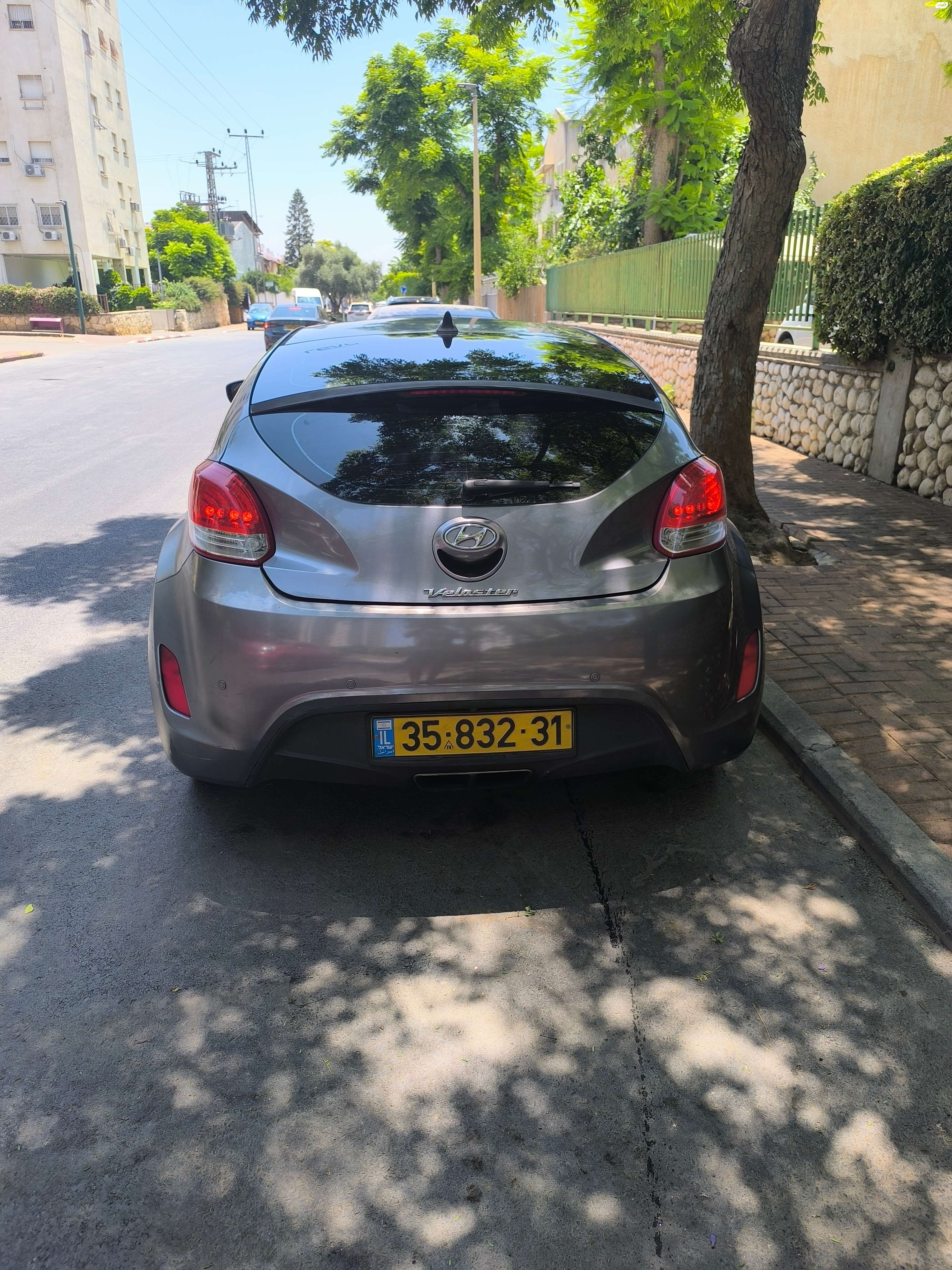 מודעת רכב יונדאי ולוסטר