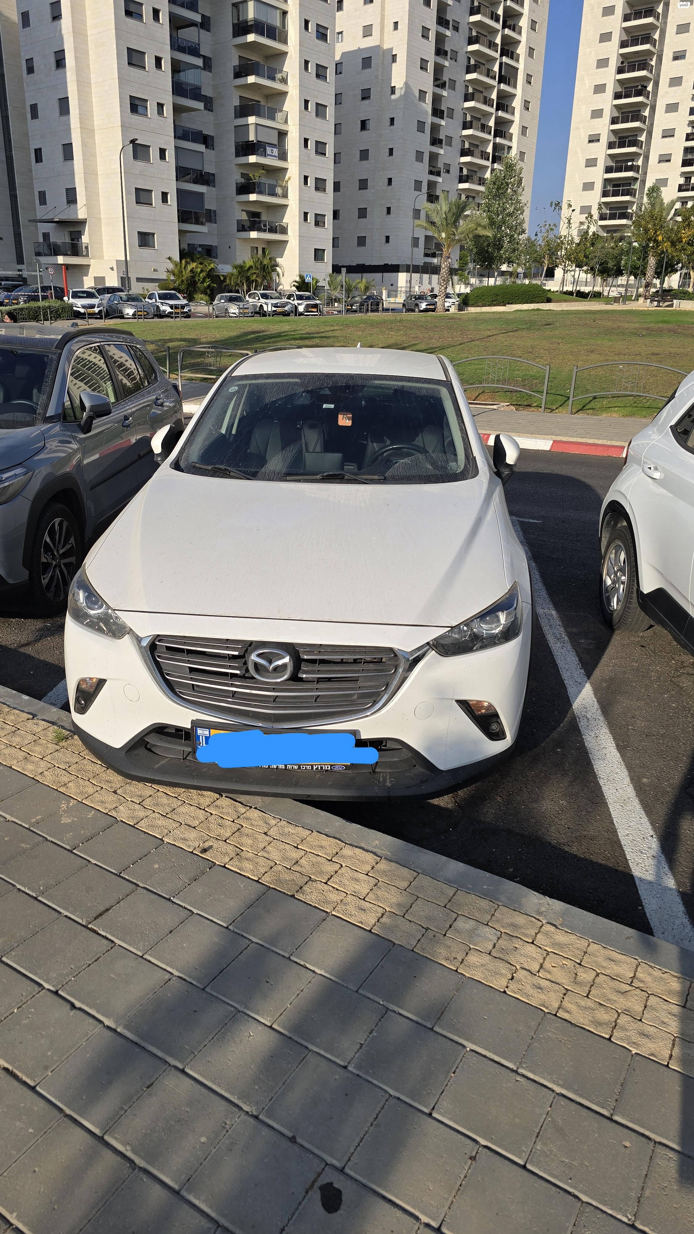 מודעת רכב מאזדה CX-3