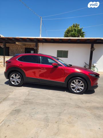 מודעת רכב מאזדה CX-30