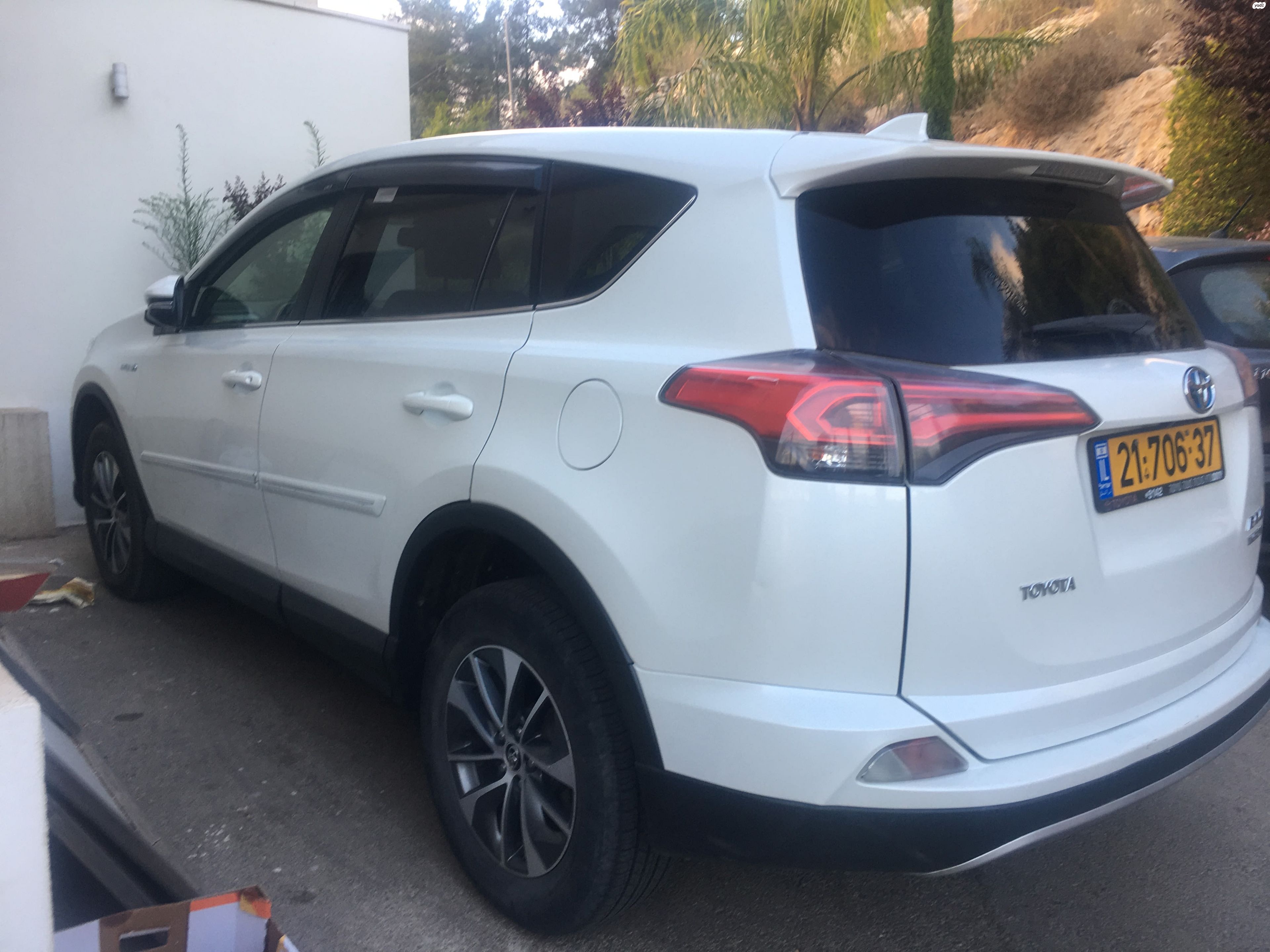 מודעת רכב טויוטה RAV4