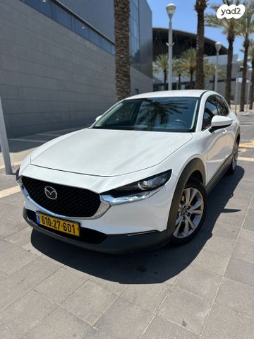 מודעת רכב מאזדה CX-30