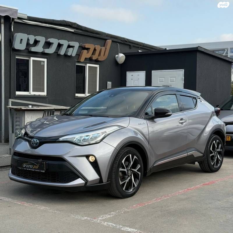 מודעת רכב טויוטה C-HR