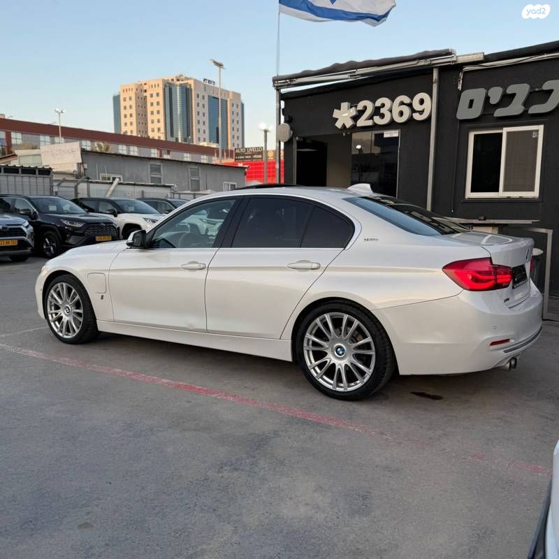 מודעת רכב ב מ וו סדרה 3 1