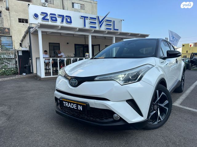 מודעת רכב טויוטה C-HR