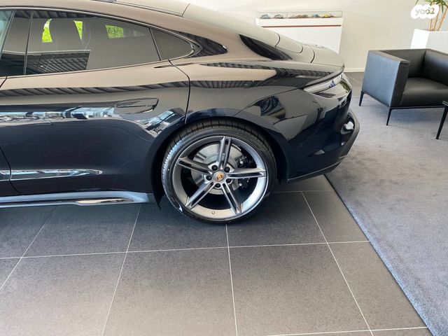 מודעת רכב פורשה טייקן