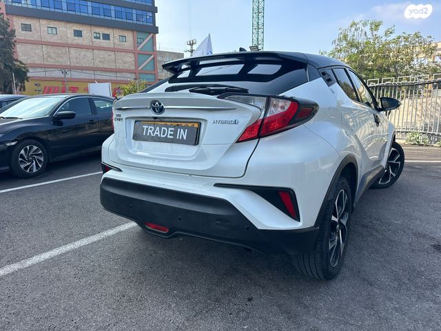 מודעת רכב טויוטה C-HR 1