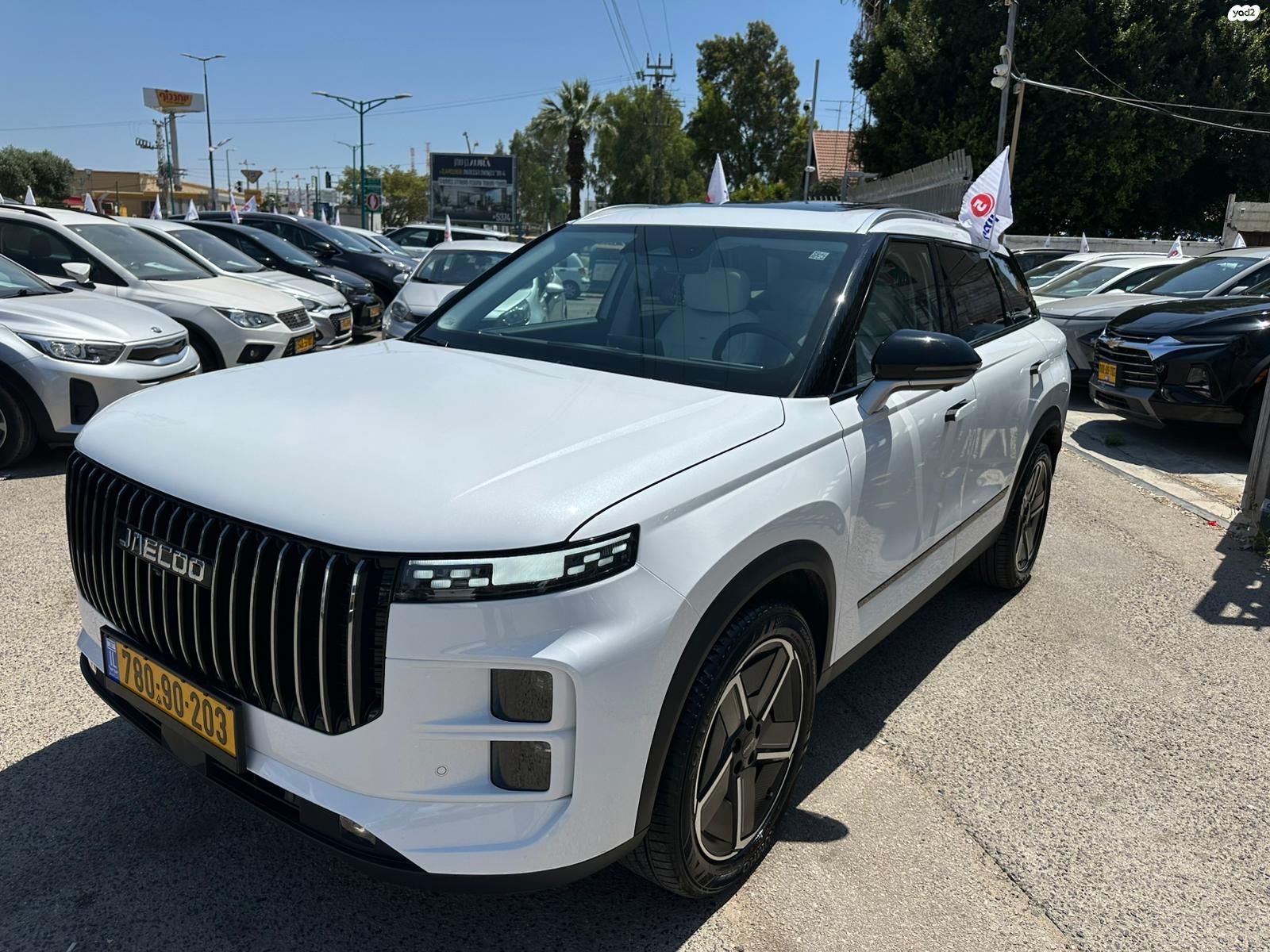 מודעת רכב ג'אקו J7