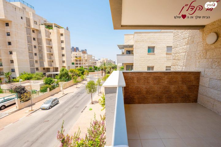 דירה, אבני חושן, אבני חן, מודיעין מכבים רעות