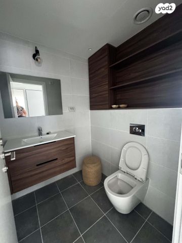 דירה, גרציאני יצחק 10, גני שרונה, קרית הממשלה, תל אביב יפו