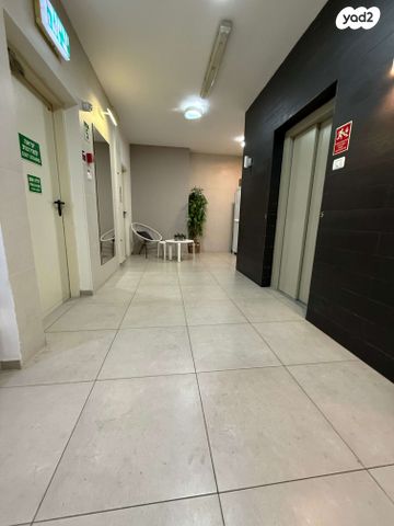 גג/ פנטהאוז, הזמיר 68, נהריה הירוקה, נהריה