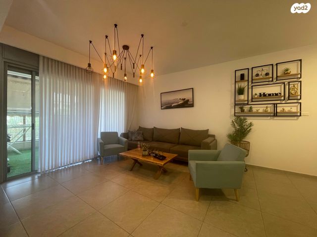 שקמים ואגמים