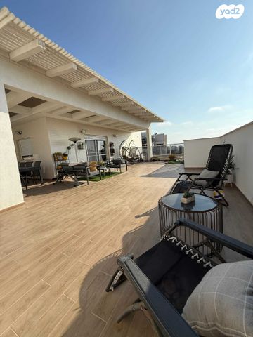 גג/ פנטהאוז, הזמיר 68, נהריה הירוקה, נהריה