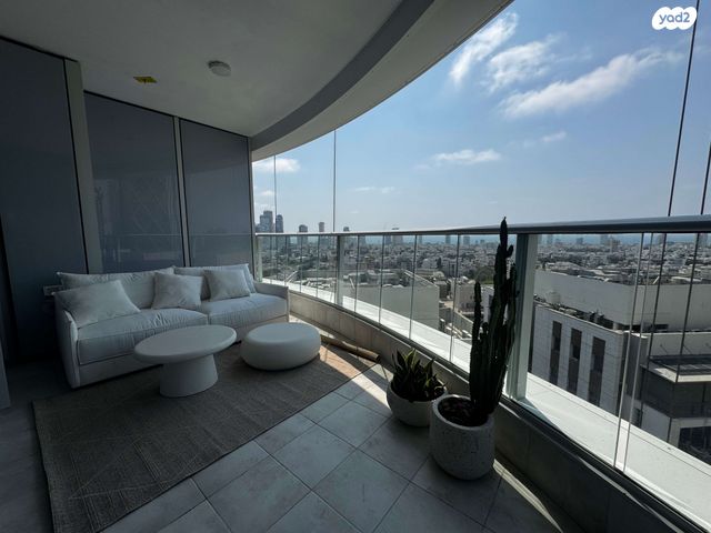 דירה, גרציאני יצחק 10, גני שרונה, קרית הממשלה, תל אביב יפו