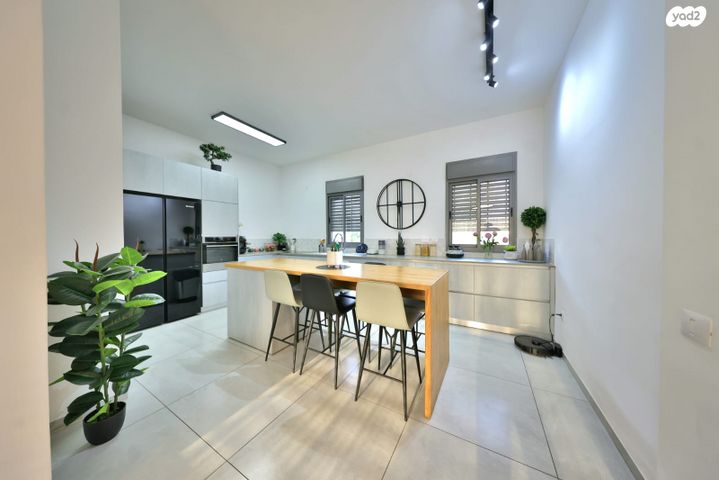 דירה, יפה ירקוני, משכנות האומנים, קרית מוצקין