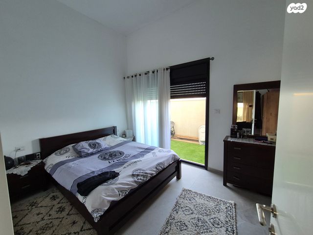 דירת גן, יהדות איטליה, רמת יורם, נתיבות