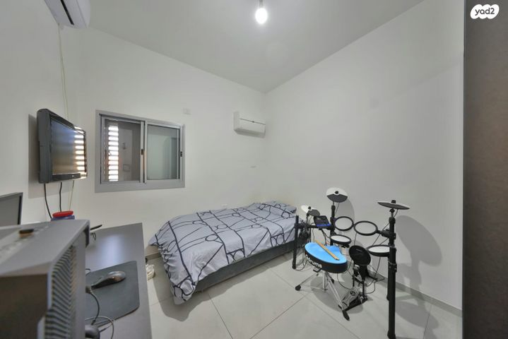 דירה, יפה ירקוני, משכנות האומנים, קרית מוצקין