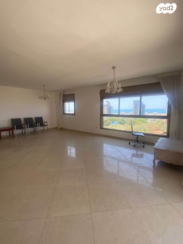 גג/ פנטהאוז, הצוללים, רובע ד', אשדוד