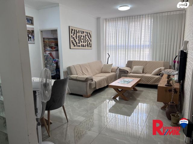 דירה, ההסתדרות 10, לב העיר, בת ים