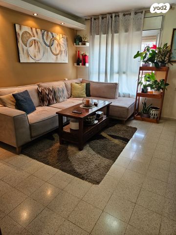 דירה, אדמונית 19, גני אביב, לוד